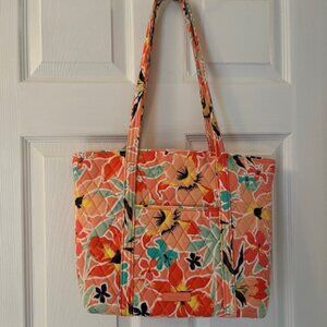VERA BRADLEY | Rainforest Lily Coral Pattern Tote-Like NEW!
